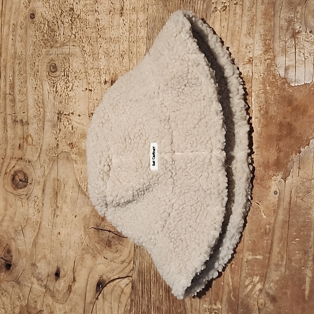 Sel CarinaY sherpa bucket hat
